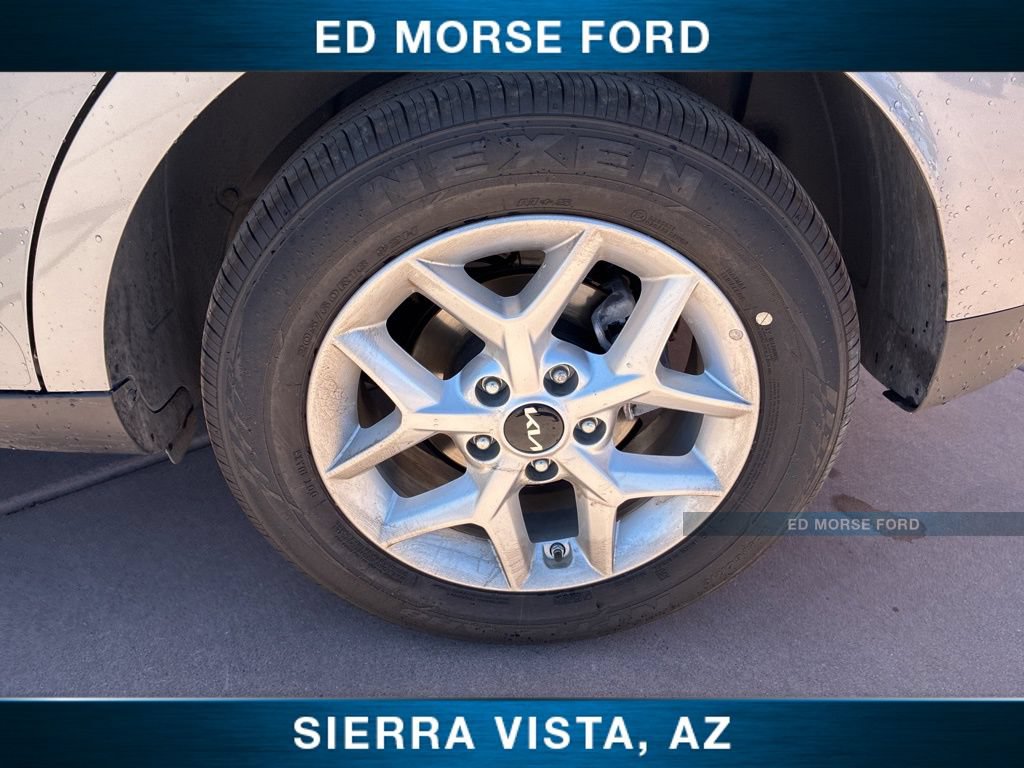 Certified 2025 Kia Soul LX FWD image 36