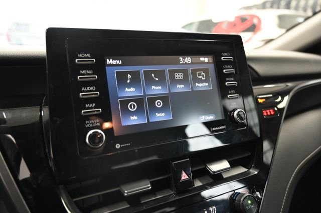 Used 2022 Toyota Camry SE image 16