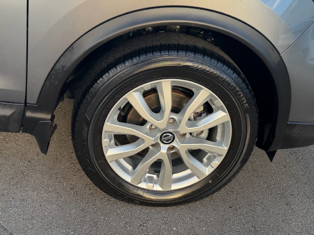 Certified 2020 Nissan Rogue Sport SV FWD image 9