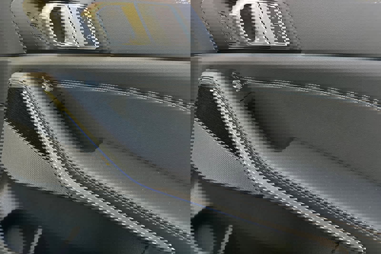 Used 2024 BMW X7 xDrive40i w/ M Sport Package image 19