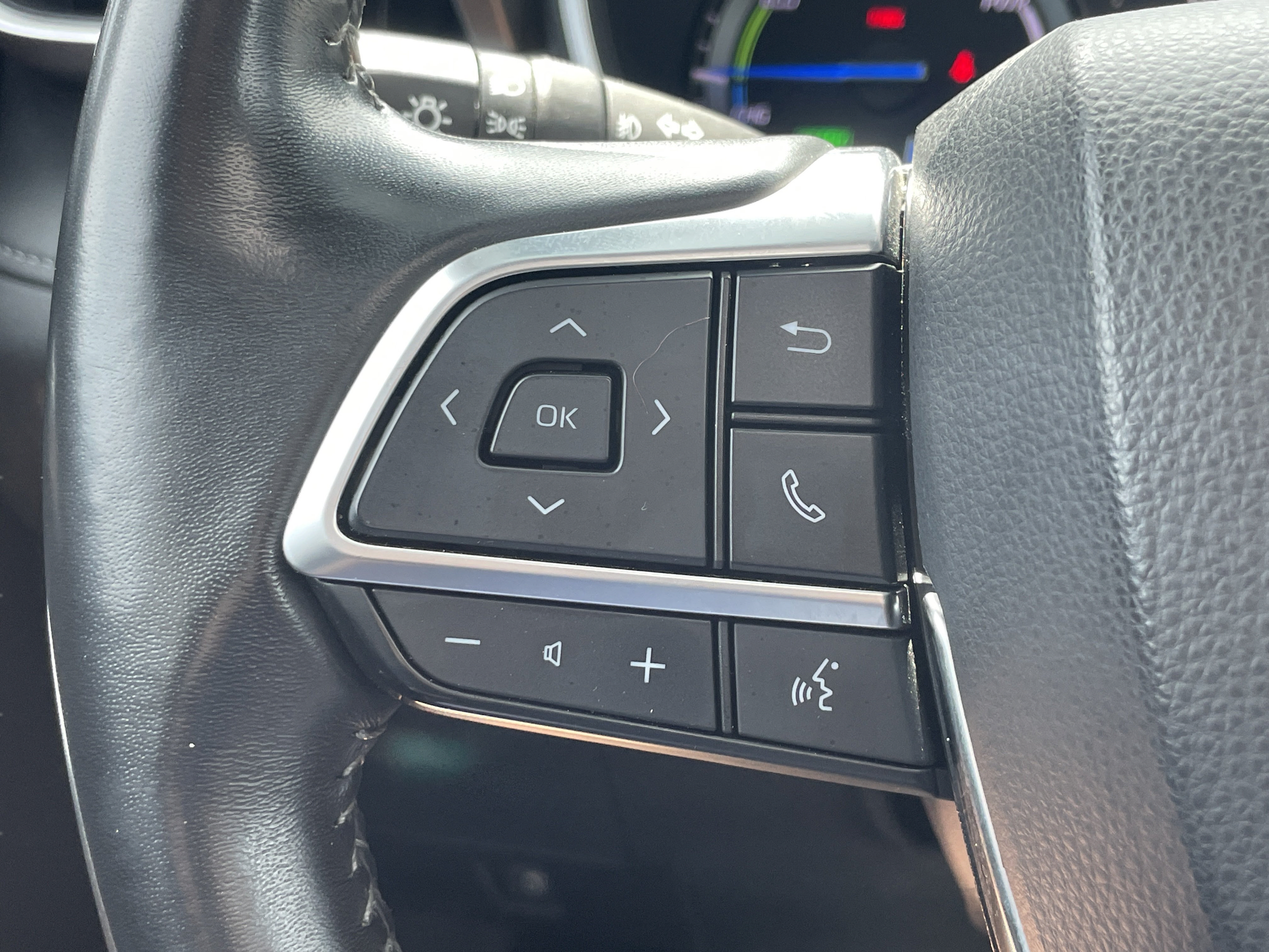 Used 2021 Toyota Highlander XLE AWD/4WD image 16