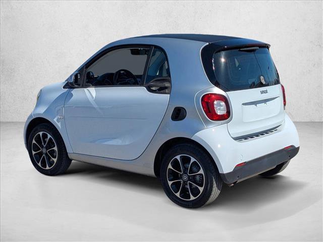 Used 2016 smart fortwo pure image 8