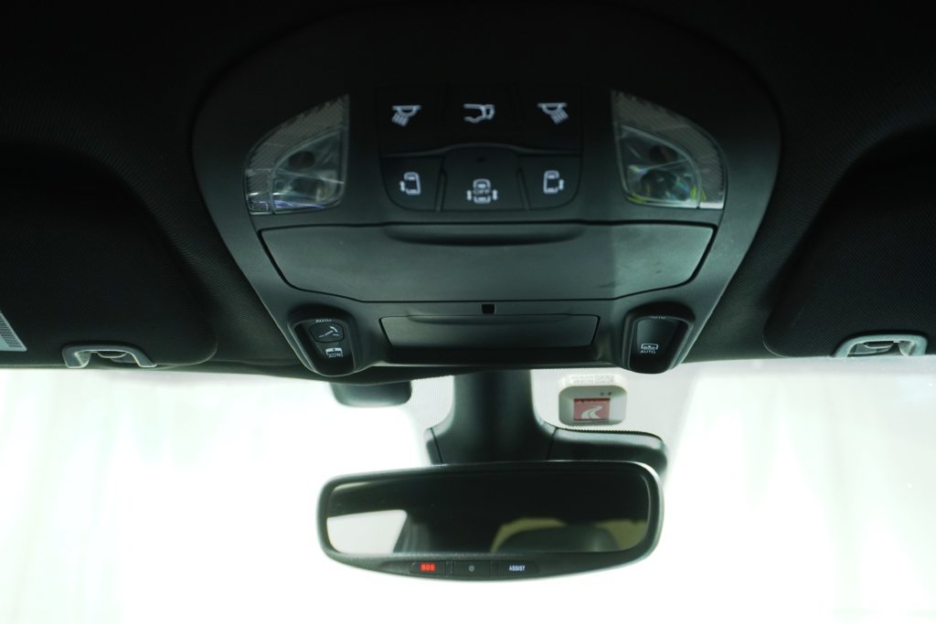 Used 2019 Chrysler Pacifica Touring-L FWD image 24