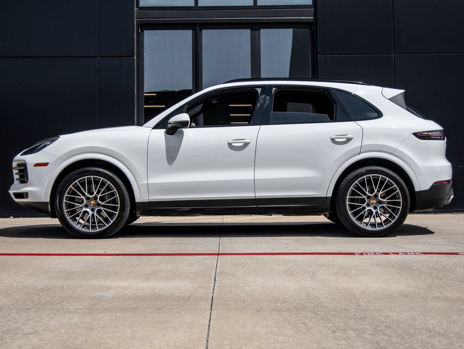 Certified 2023 Porsche Cayenne AWD/4WD image 2