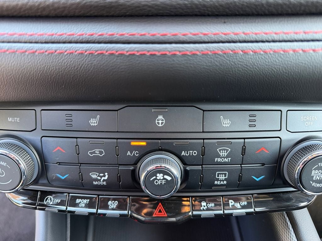 Used 2025 Dodge Durango GT AWD/4WD image 25