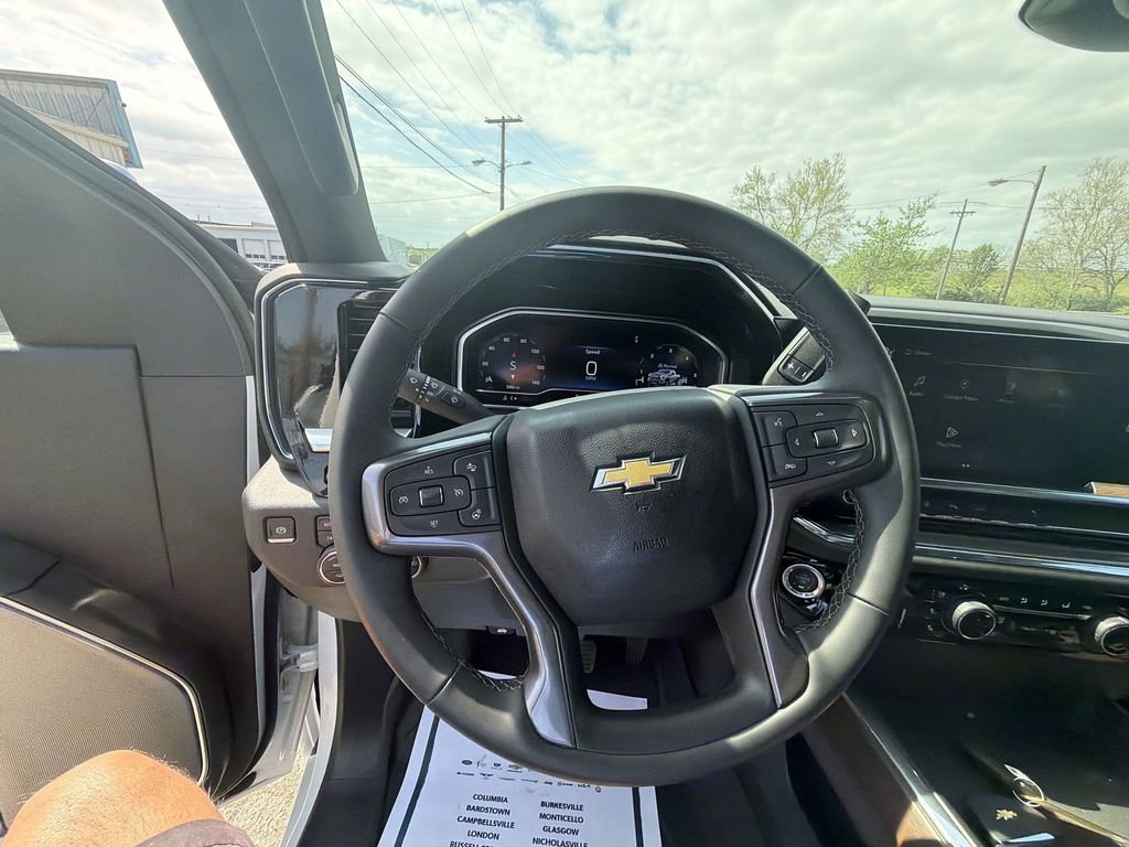 Used 2024 Chevrolet Silverado 2500 High Country w/ Technology Package AWD/4WD image 14