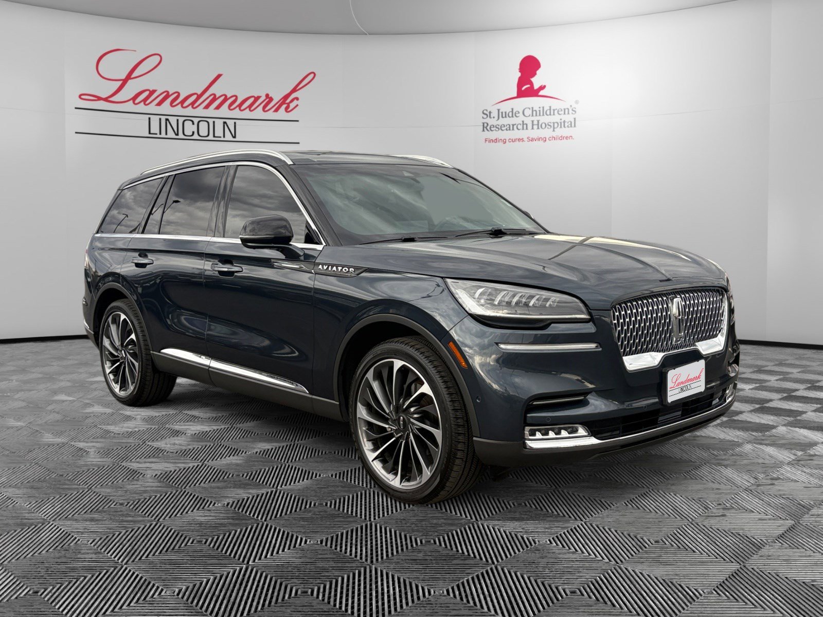 Certified 2021 Lincoln Aviator Reserve w/ Equipment Group 201A AWD/4WD image 7