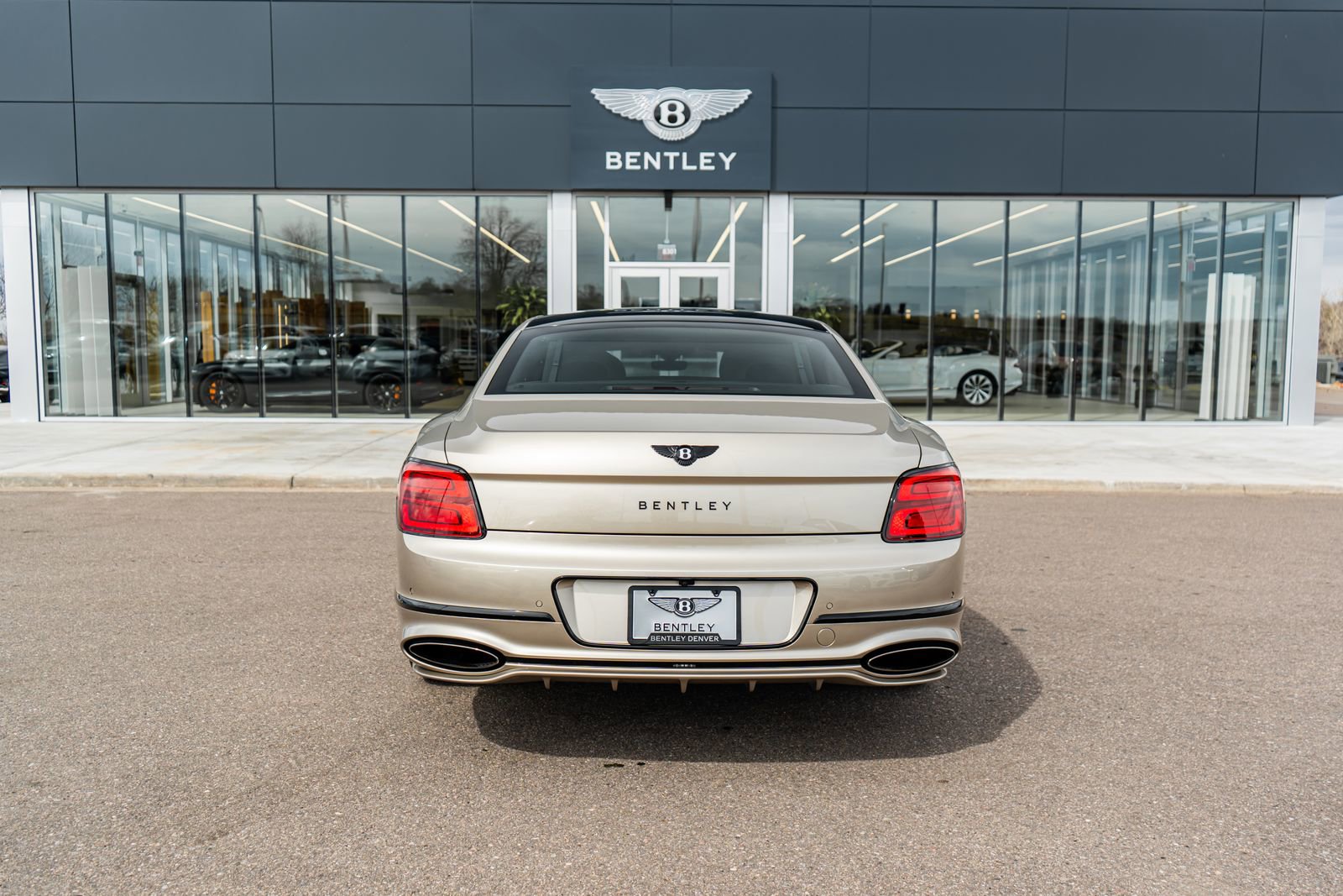 Certified 2025 Bentley Flying Spur Plug-In Hybrid image 10
