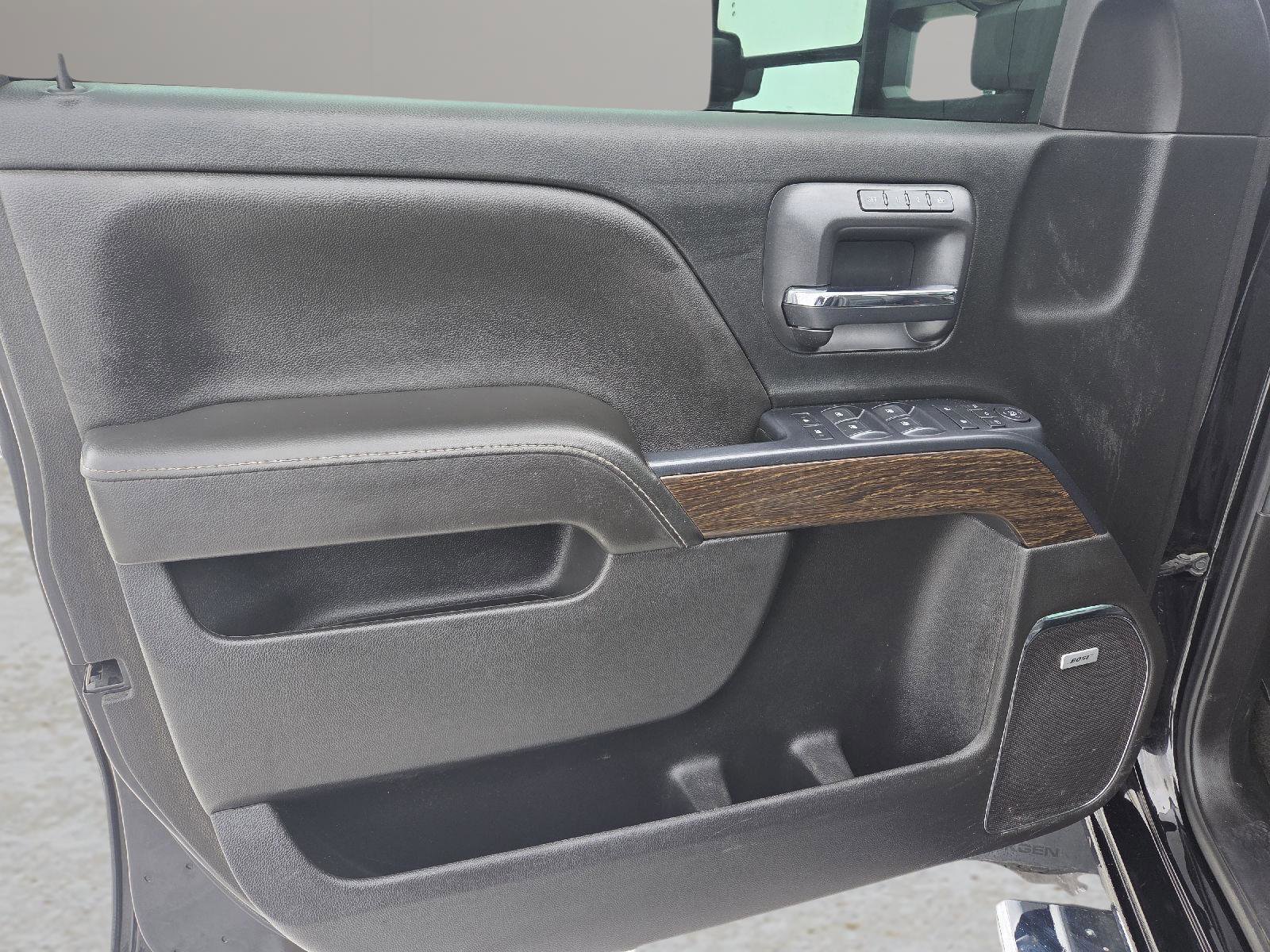 Used 2017 GMC Sierra 2500 Denali w/ Duramax Plus Package image 21