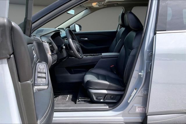 Certified 2024 Nissan Rogue SL w/ SL Premium Package AWD/4WD image 23