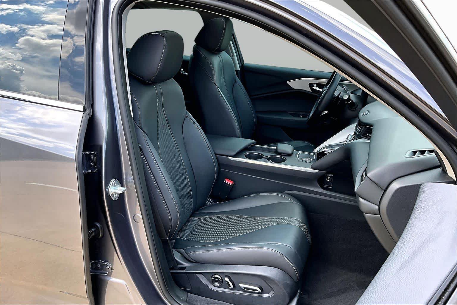 Used 2022 Acura TLX w/ Technology Package FWD image 9