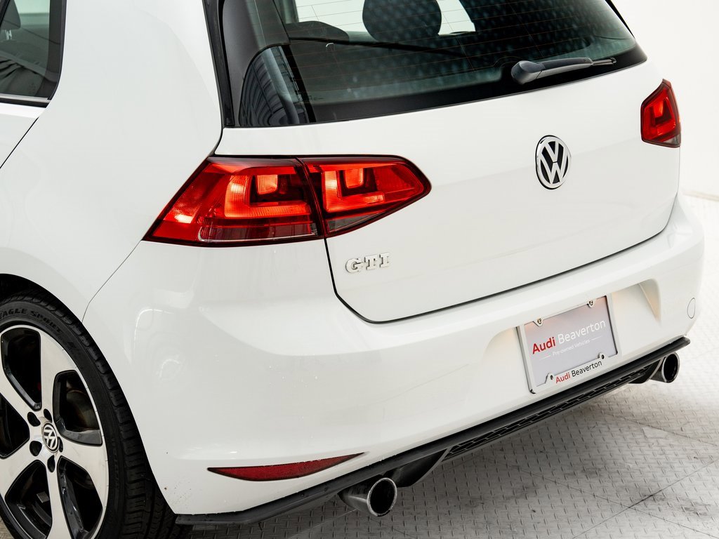 Used 2017 Volkswagen Golf S image 28