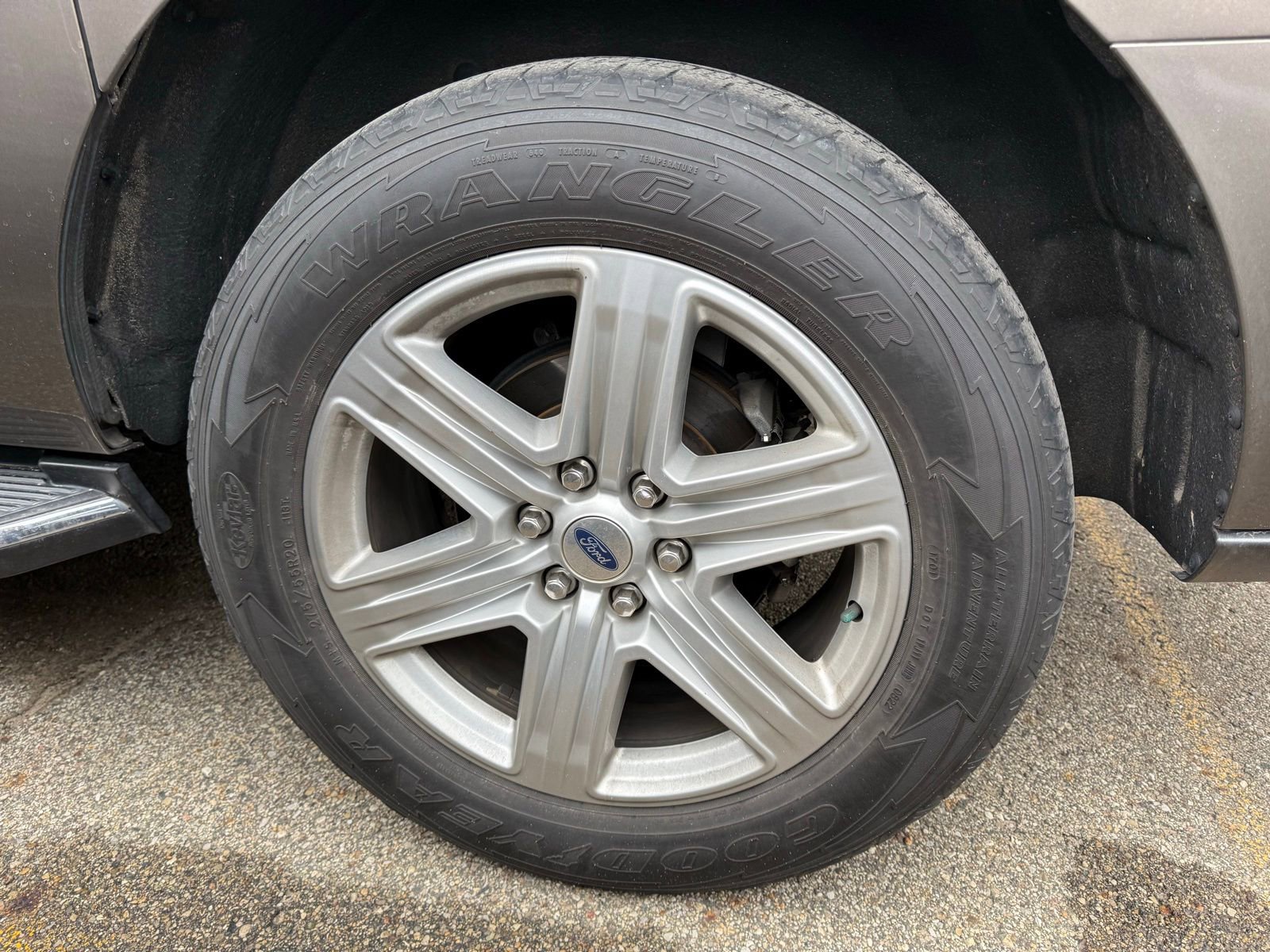 Used 2019 Ford Expedition Max XLT w/ Equipment Group 202A image 7