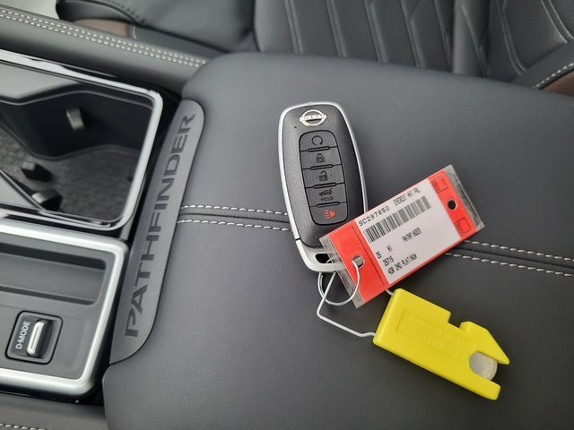 New 2025 Nissan Pathfinder Platinum w/ Cargo Package image 30