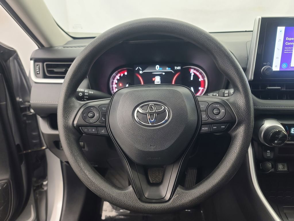 Used 2025 Toyota RAV4 XLE image 22