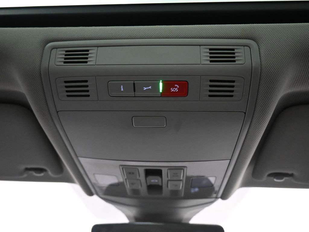 Used 2021 Volkswagen Jetta SEL Premium image 26