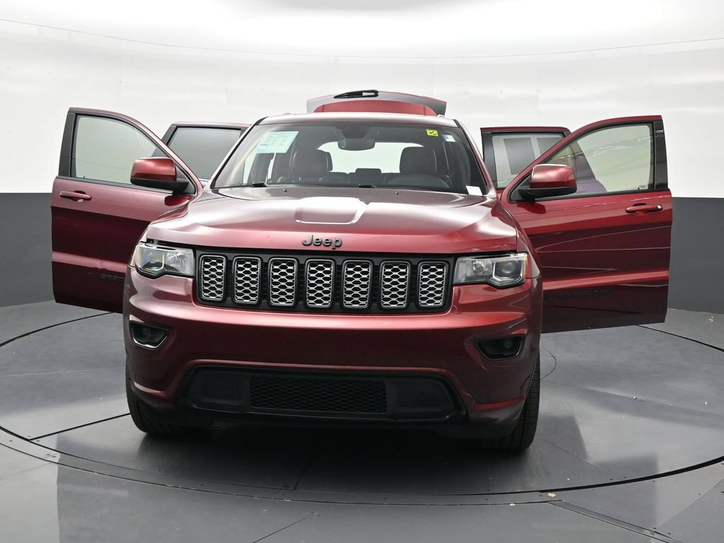 Used 2020 Jeep Grand Cherokee Altitude RWD image 26