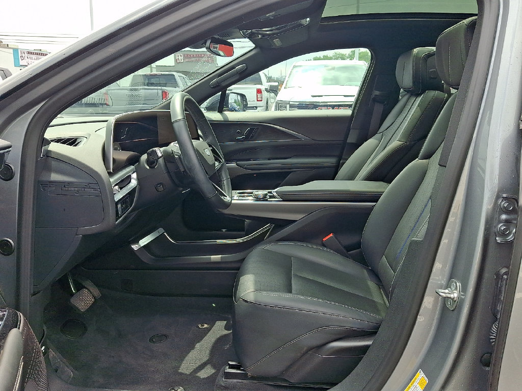 Used 2024 Cadillac Lyriq Sport w/ LPO, Floor Liner Package AWD/4WD image 16