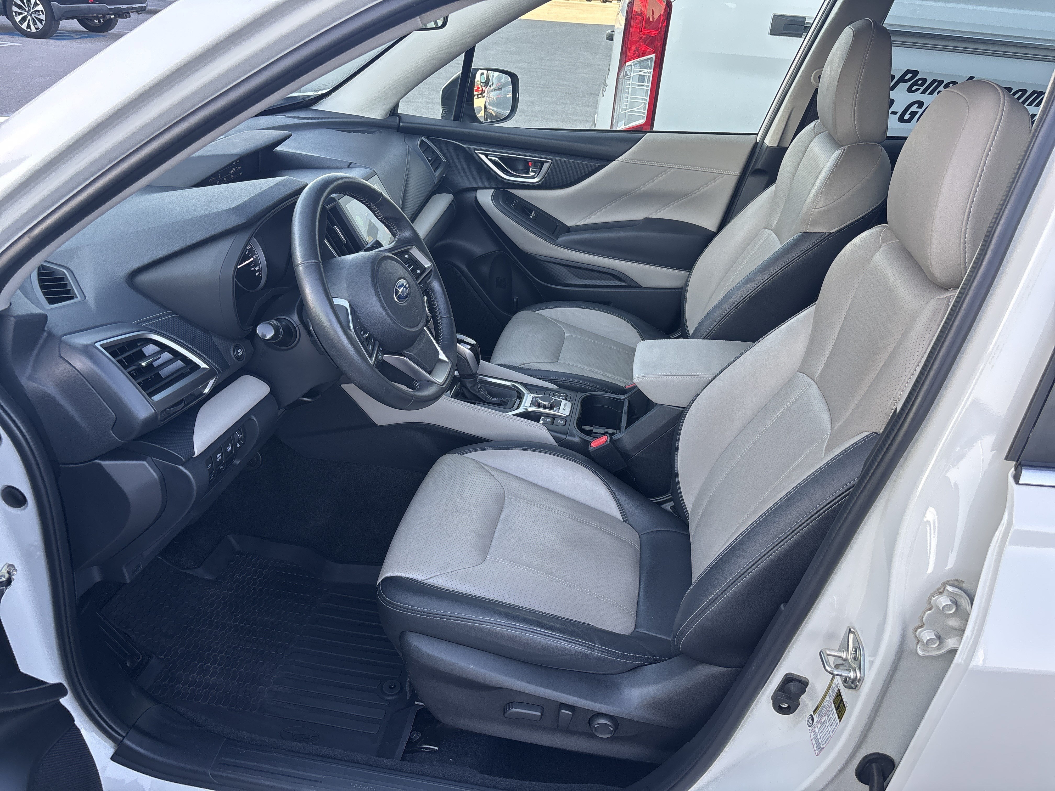 Used 2022 Subaru Forester Limited AWD/4WD image 9