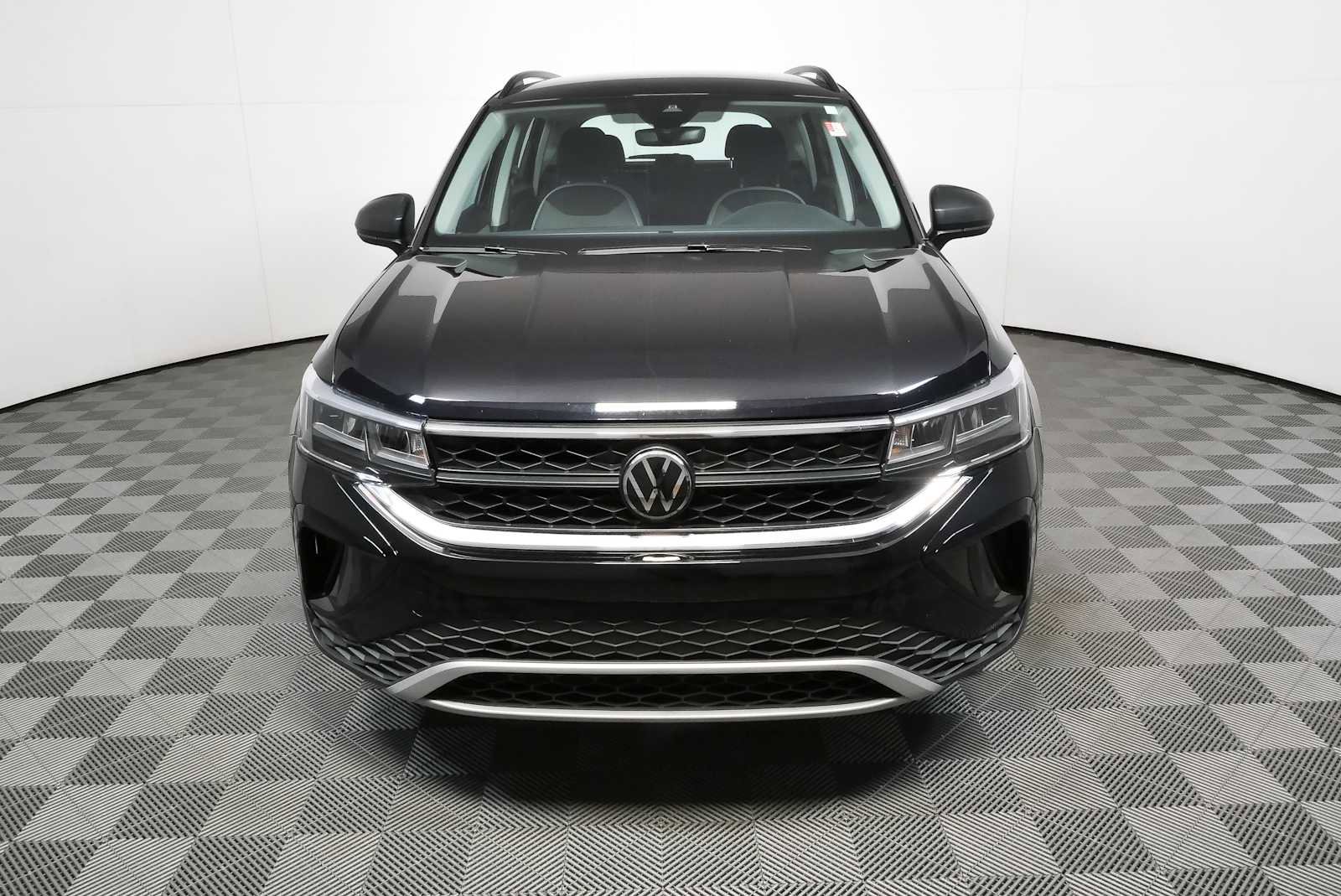 Certified 2024 Volkswagen Taos S FWD image 36