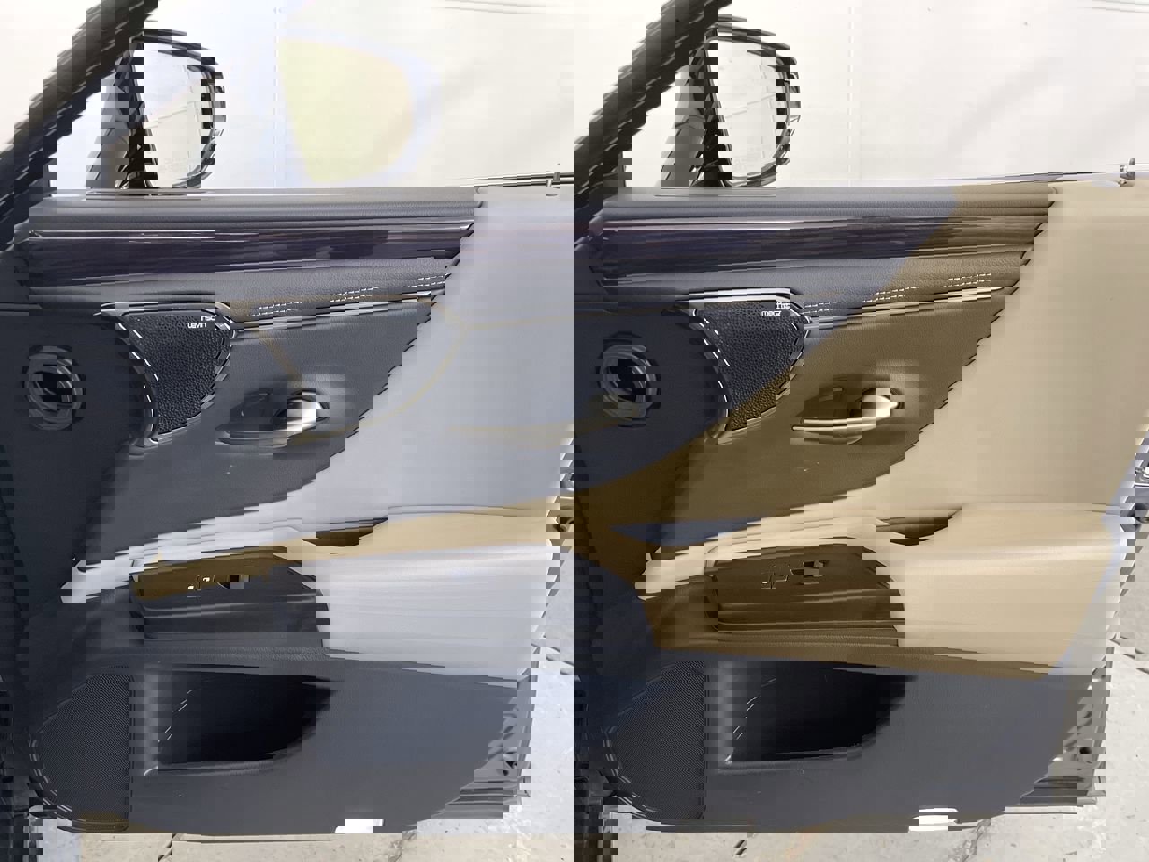 Used 2019 Lexus ES 350 w/ Premium Package image 23