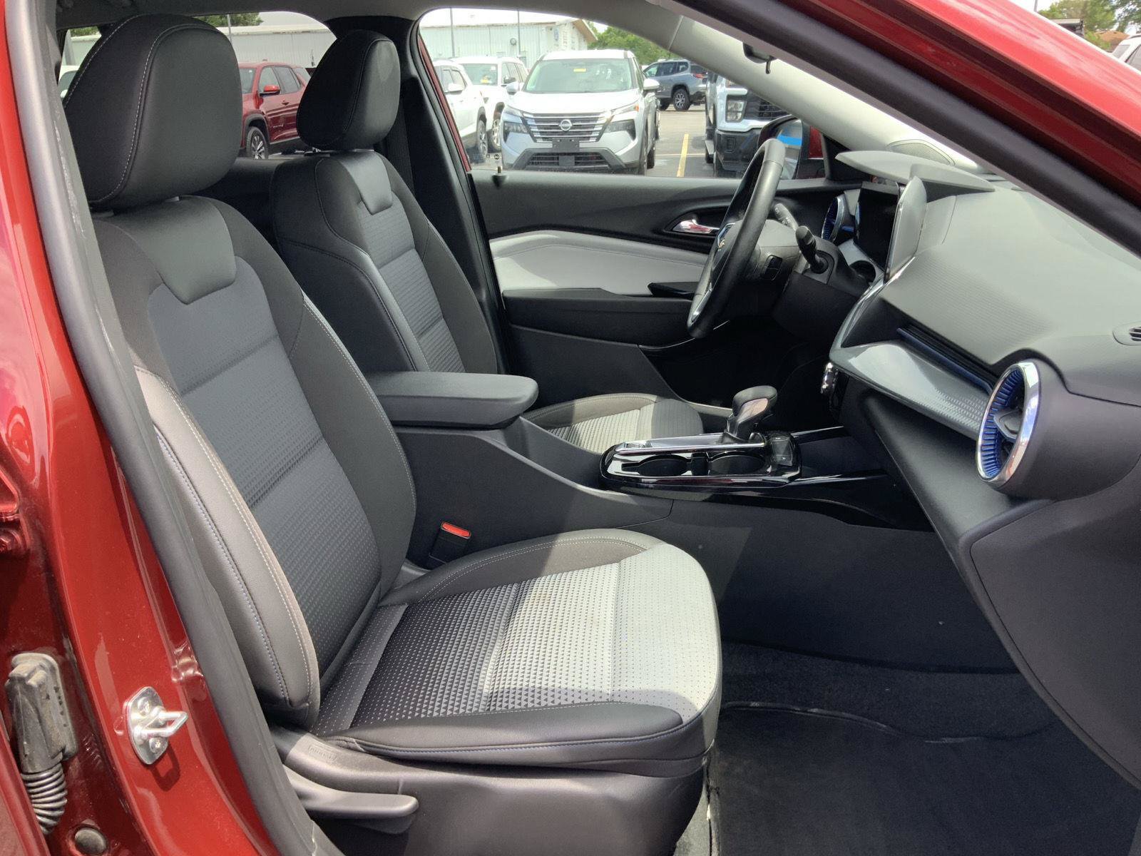 Used 2024 Chevrolet Trax LT w/ Driver Confidence Package FWD image 53