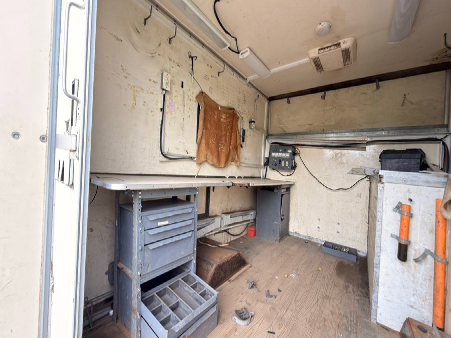 Used 2011 Ford E-350 and Econoline 350 Super Duty RWD image 11