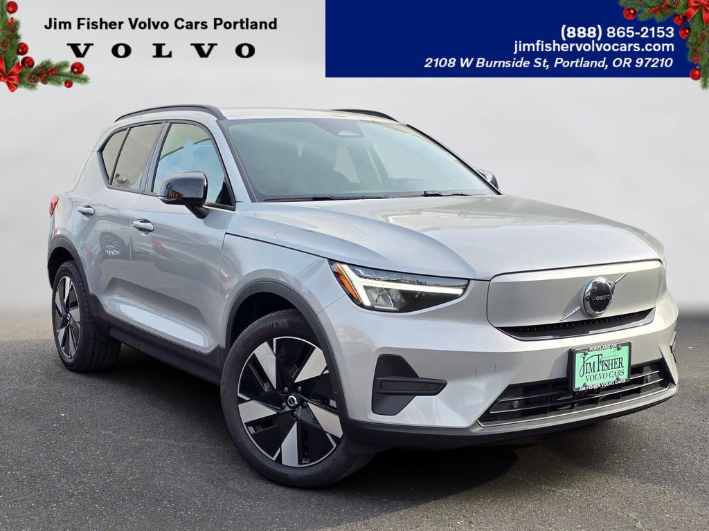 New 2025 Volvo EX40 Core w/ Climate Package