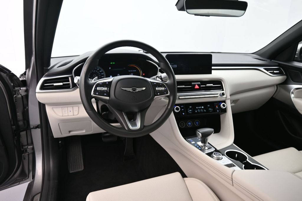 Used 2025 Genesis G70 2.5T RWD image 19