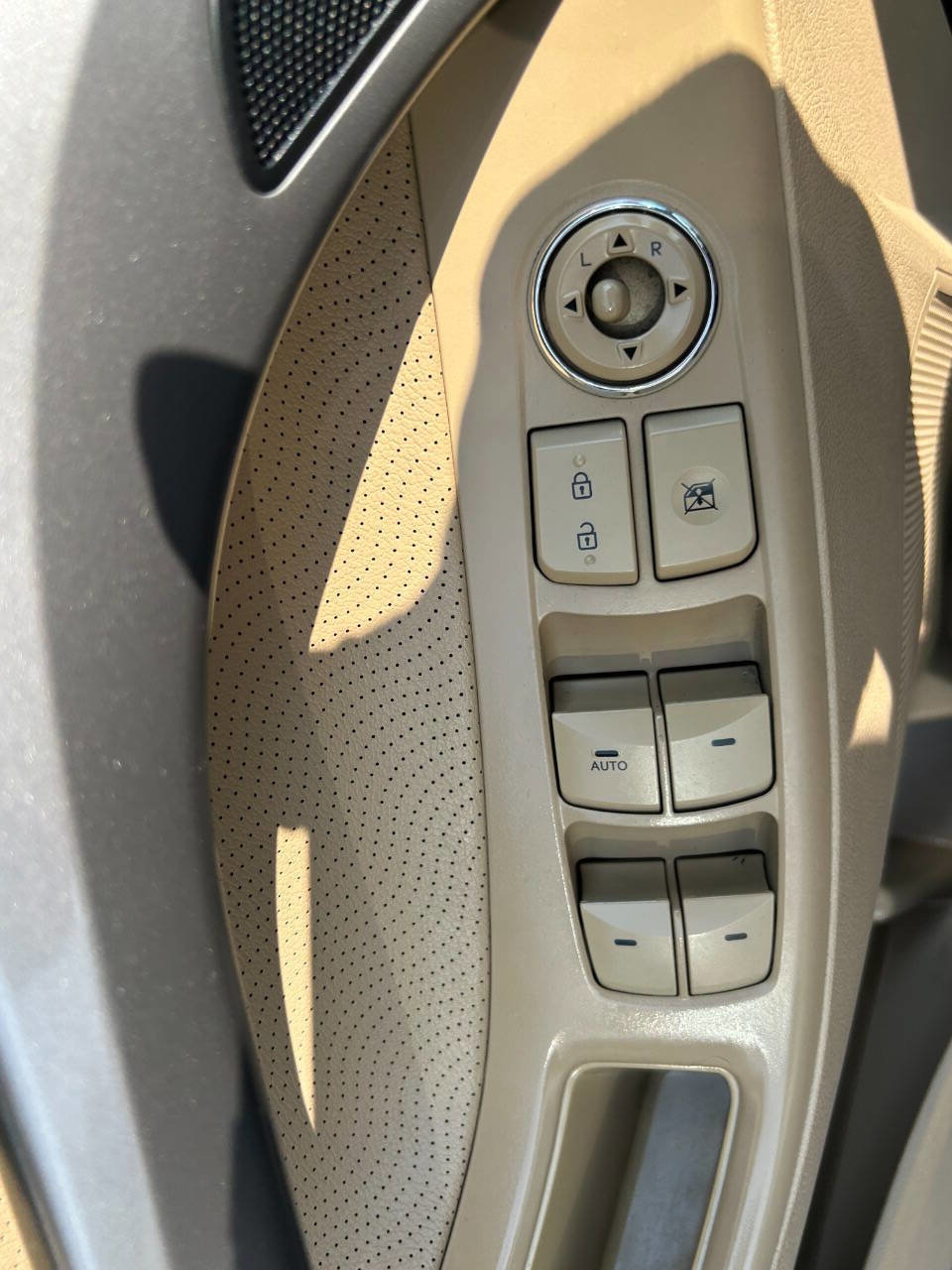 Used 2013 Hyundai Elantra Limited image 19