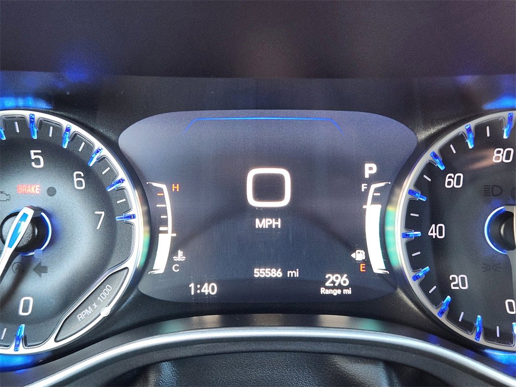 Used 2024 Chrysler Pacifica Touring-L image 18