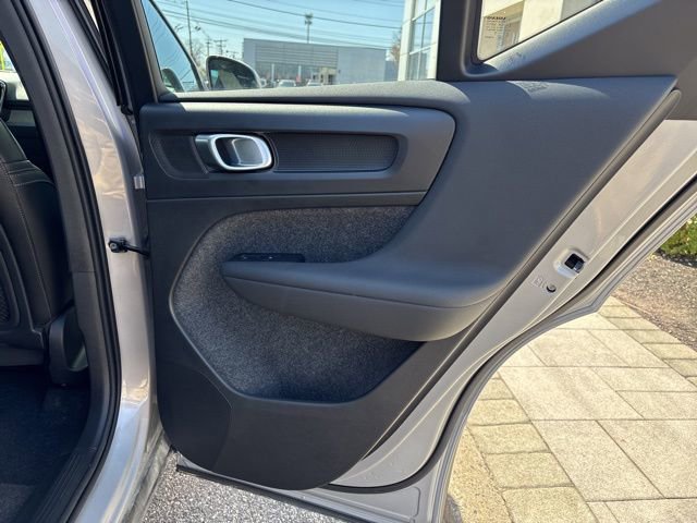 Used 2025 Volvo XC40 B5 Plus AWD/4WD image 13