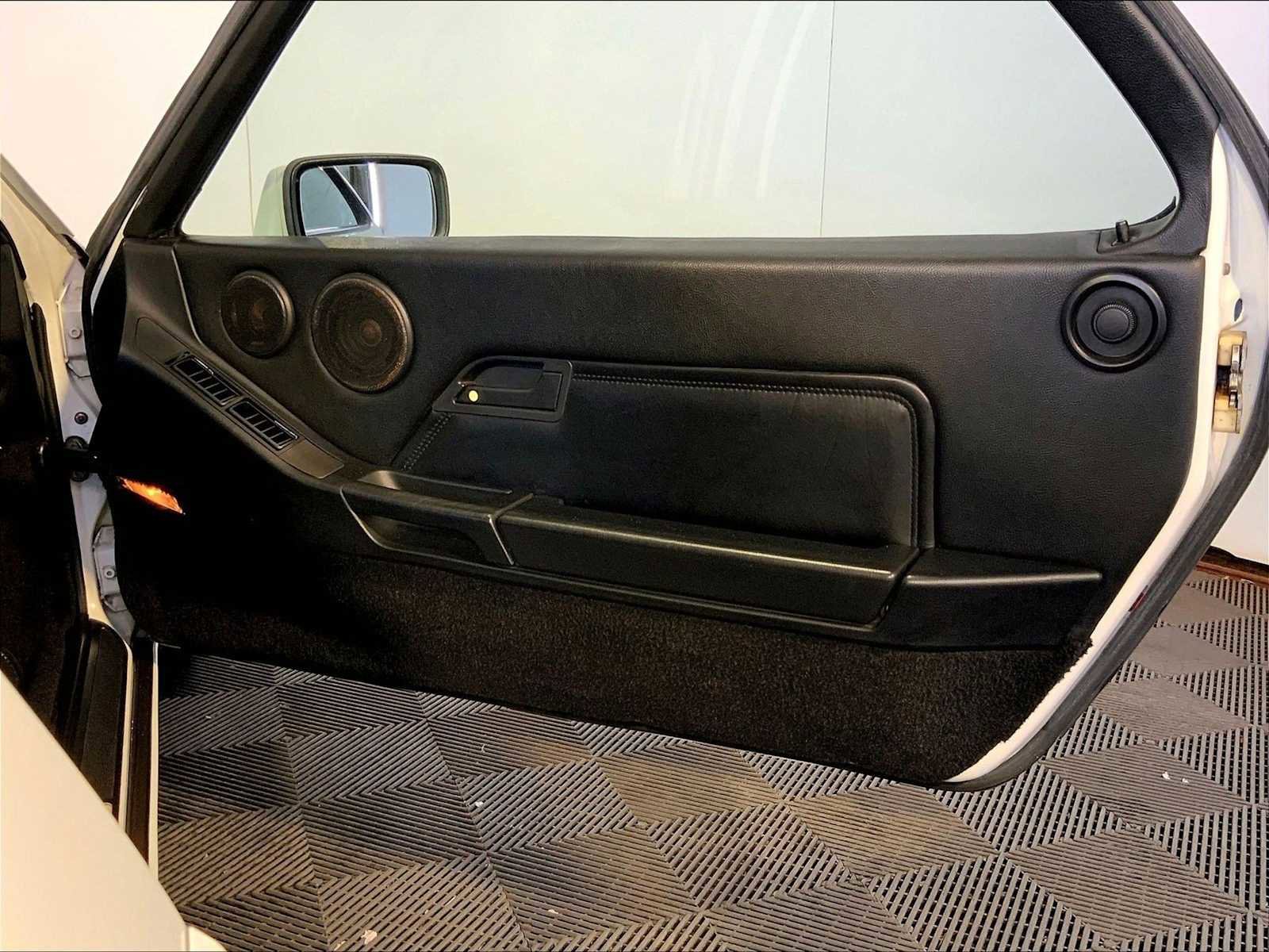 Used 1991 Porsche 928 S4 RWD image 26