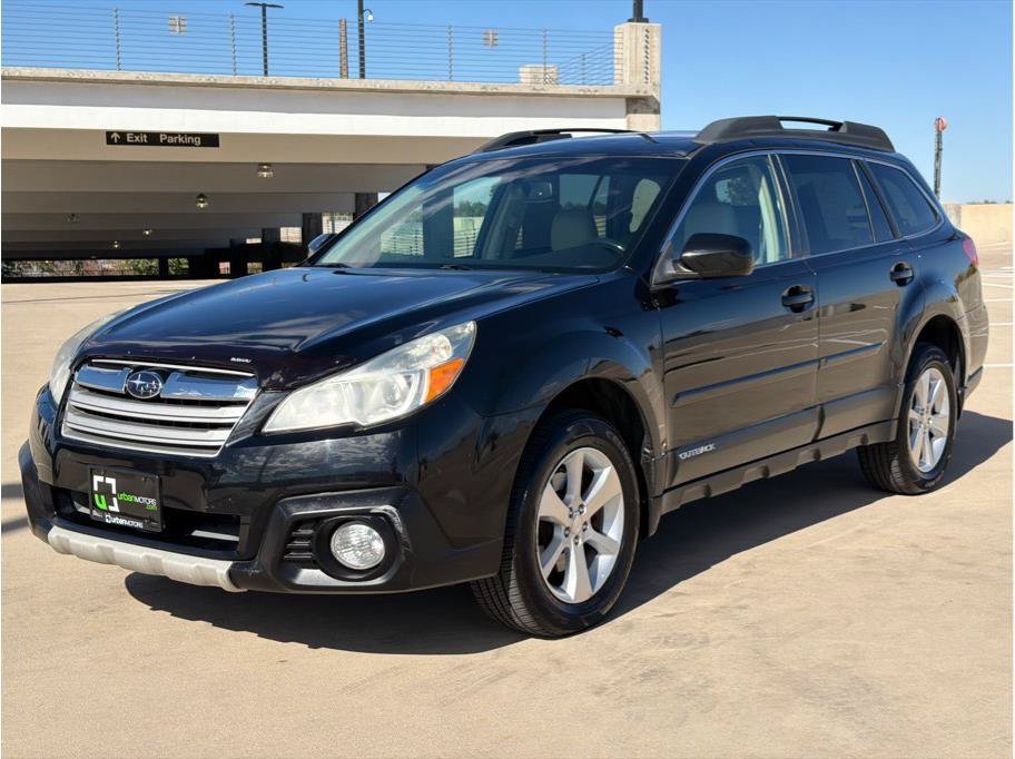 Used 2014 Subaru Outback 3.6R Limited w/ Moonroof Package AWD/4WD image 3