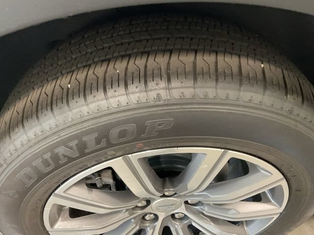 Used 2023 Cadillac XT4 Sport w/ Sun And Sound Package AWD/4WD image 8