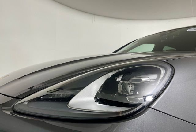 Used 2023 Porsche Cayenne w/ Premium Package image 14