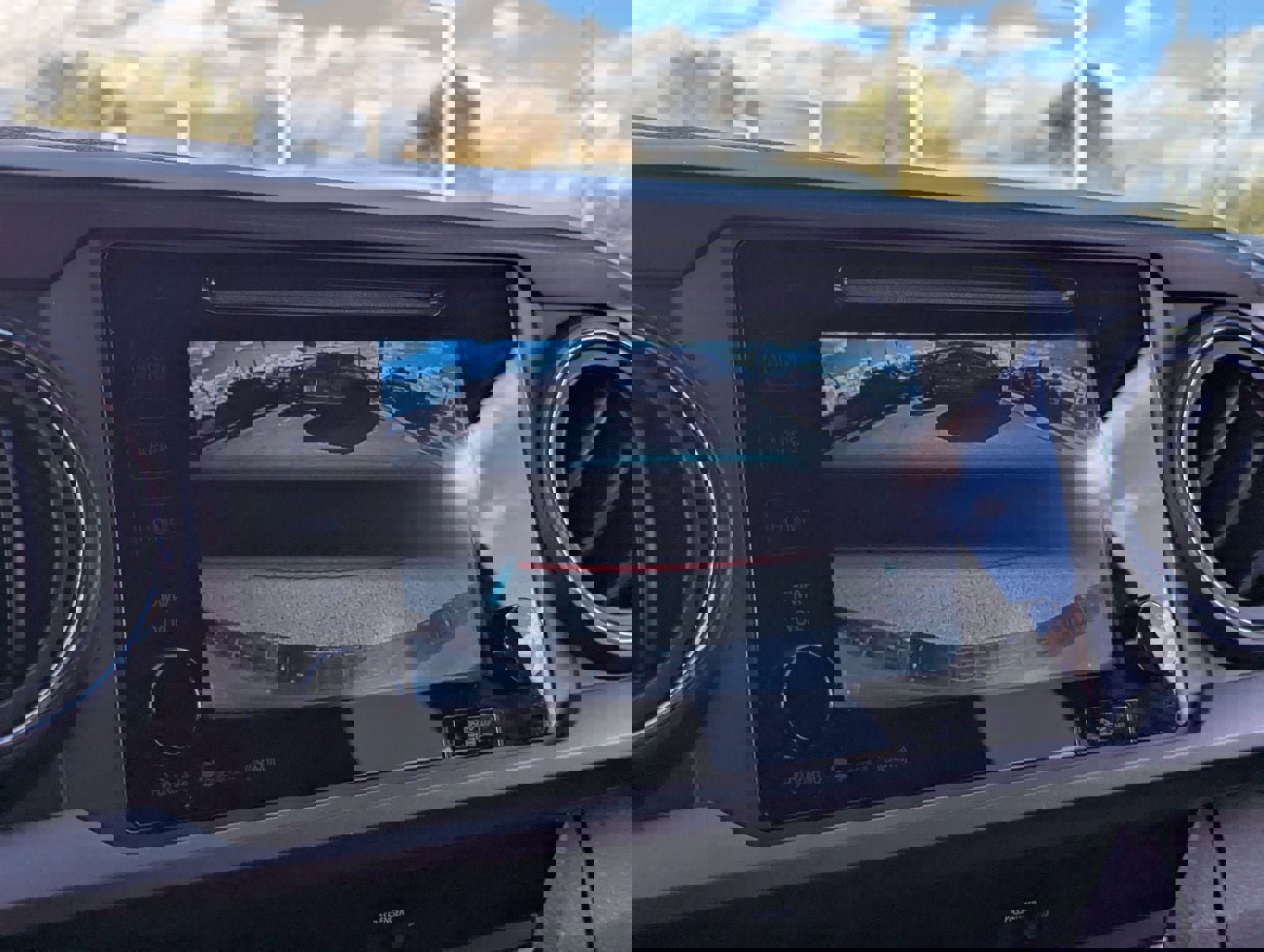 Used 2017 Toyota Tacoma TRD Off-Road w/ Tow Package image 21