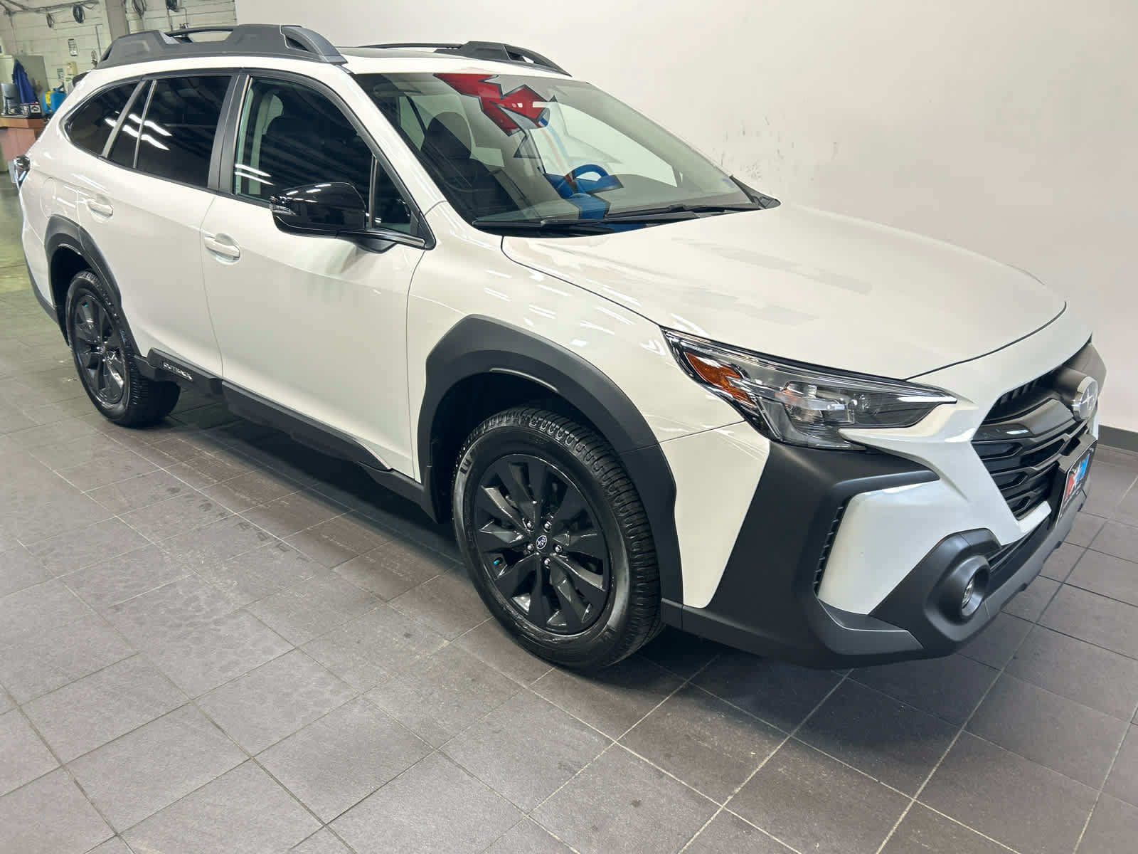 Used 2025 Subaru Outback Onyx Edition AWD/4WD image 2