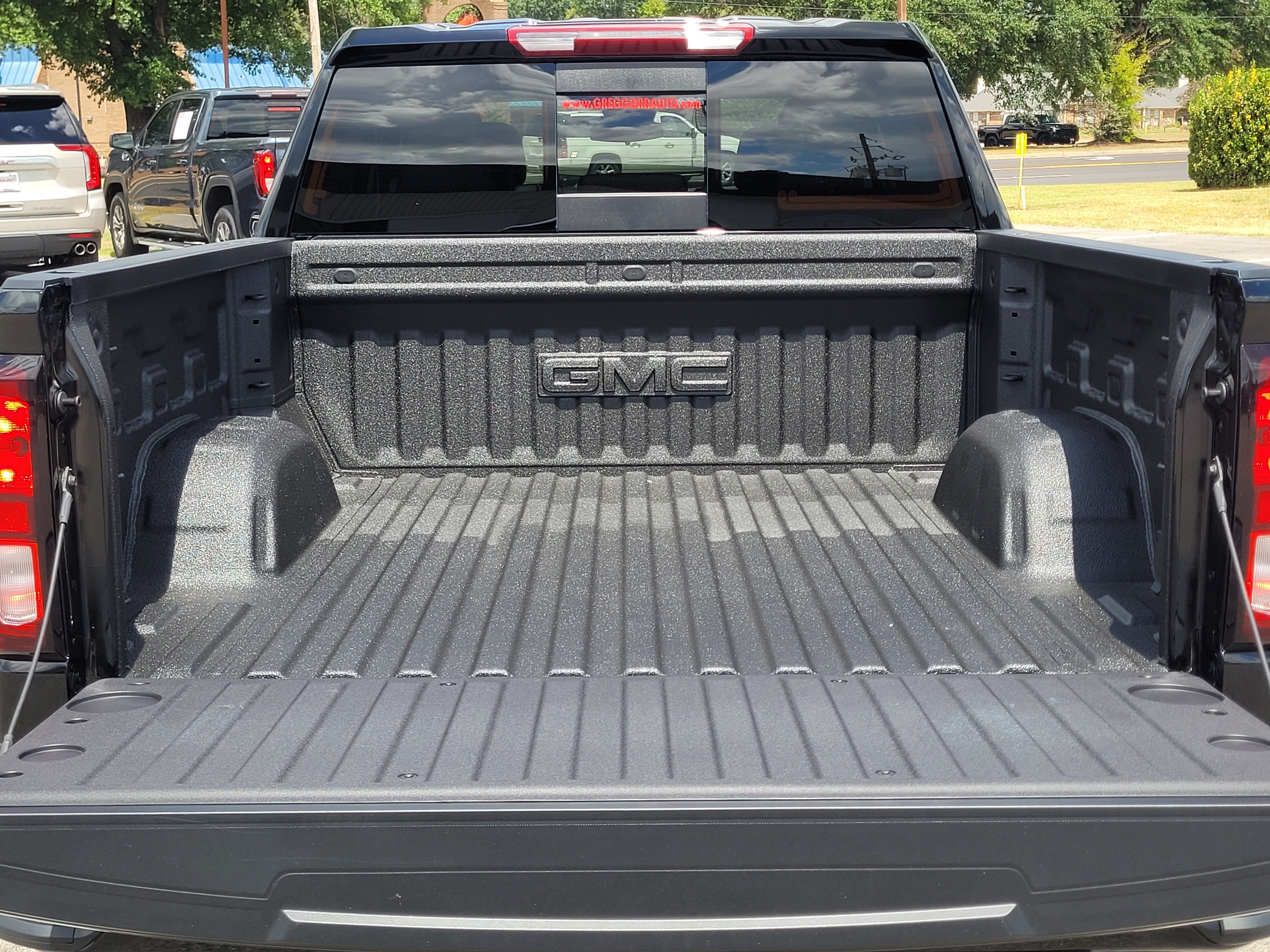 New 2026 GMC Sierra 1500 Elevation w/ Elevation Premium Package AWD/4WD image 9