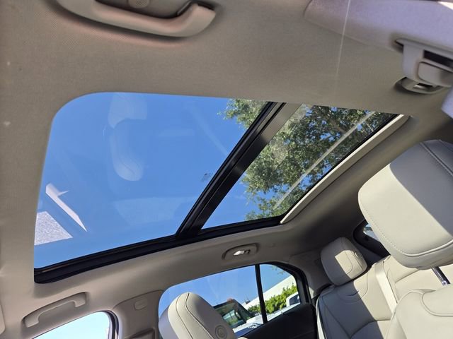 Used 2023 Cadillac XT4 Premium Luxury FWD image 18
