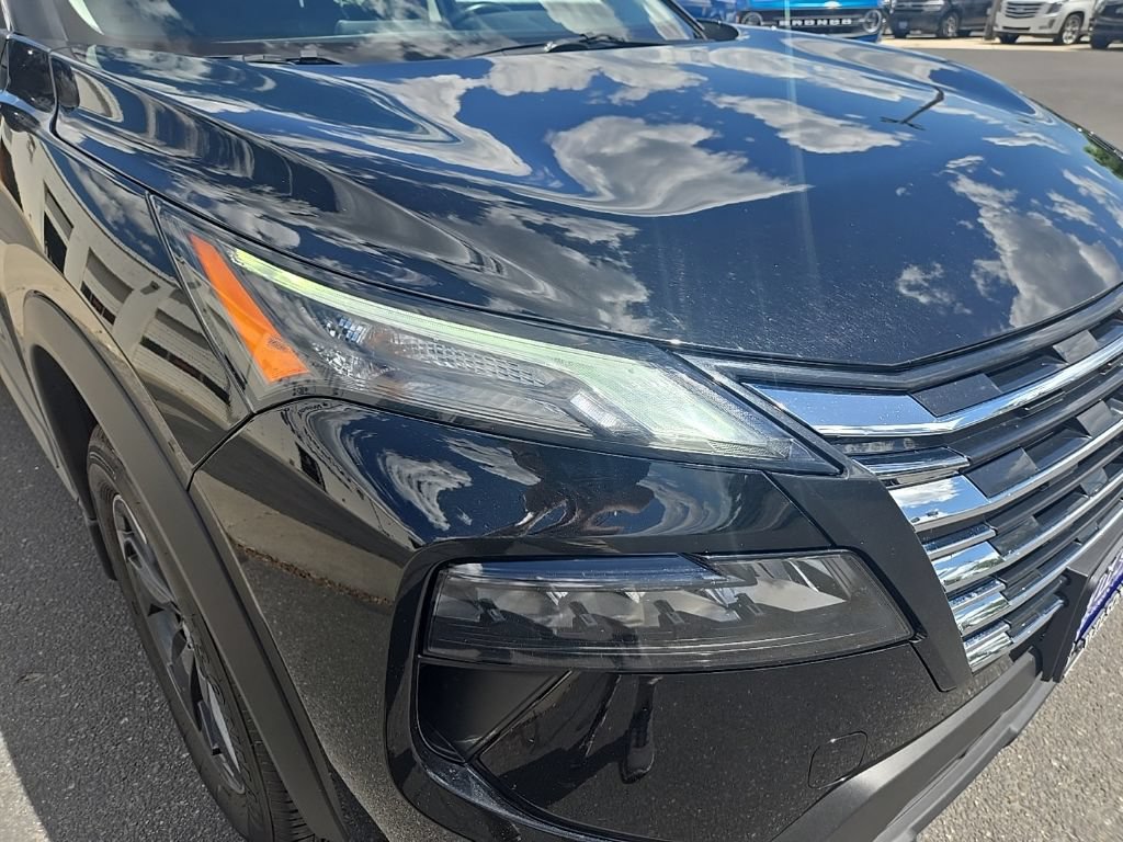 Used 2025 Nissan Rogue SV AWD/4WD image 29
