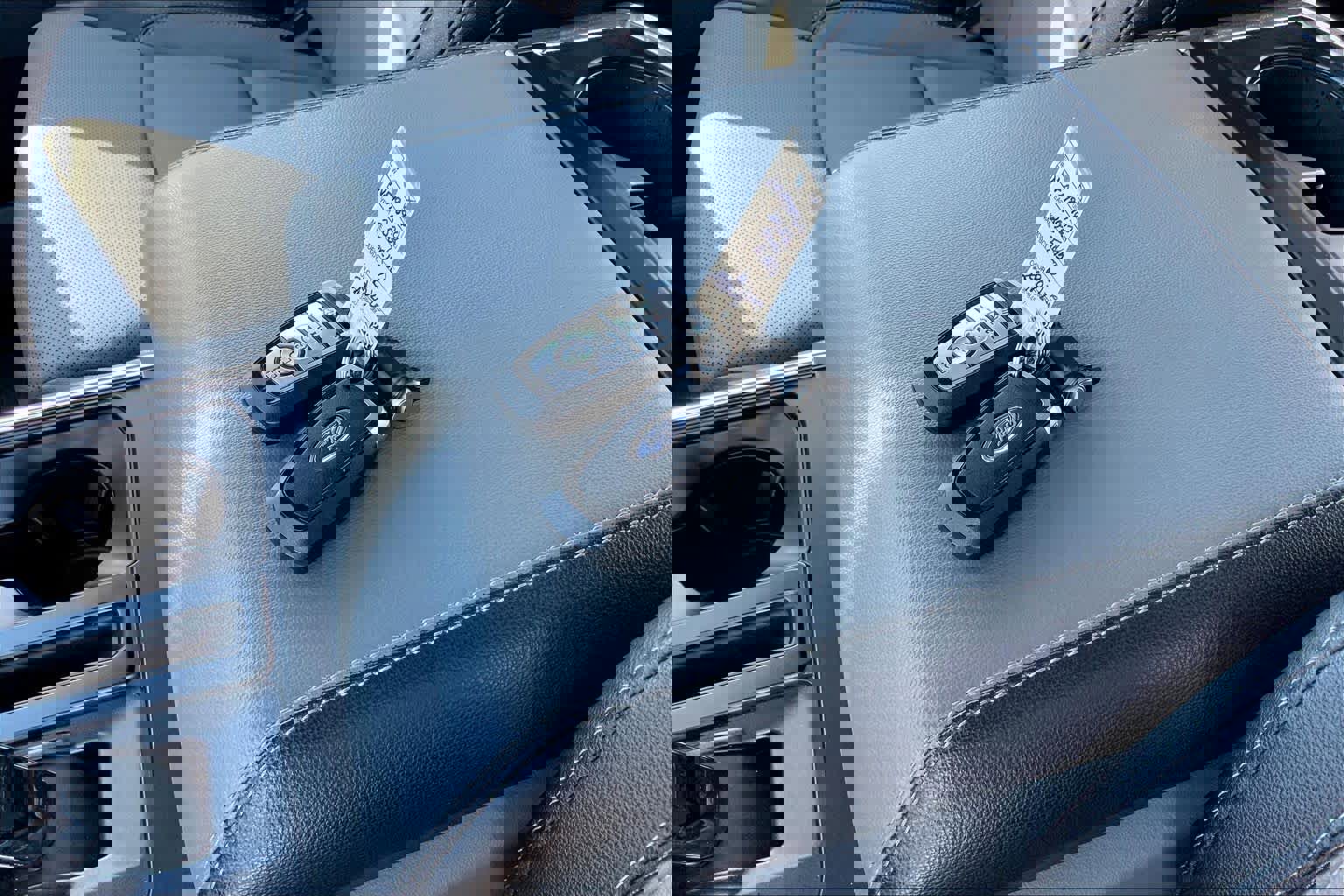 Certified 2022 Ford F150 Lariat w/ Equipment Group 502A High image 14