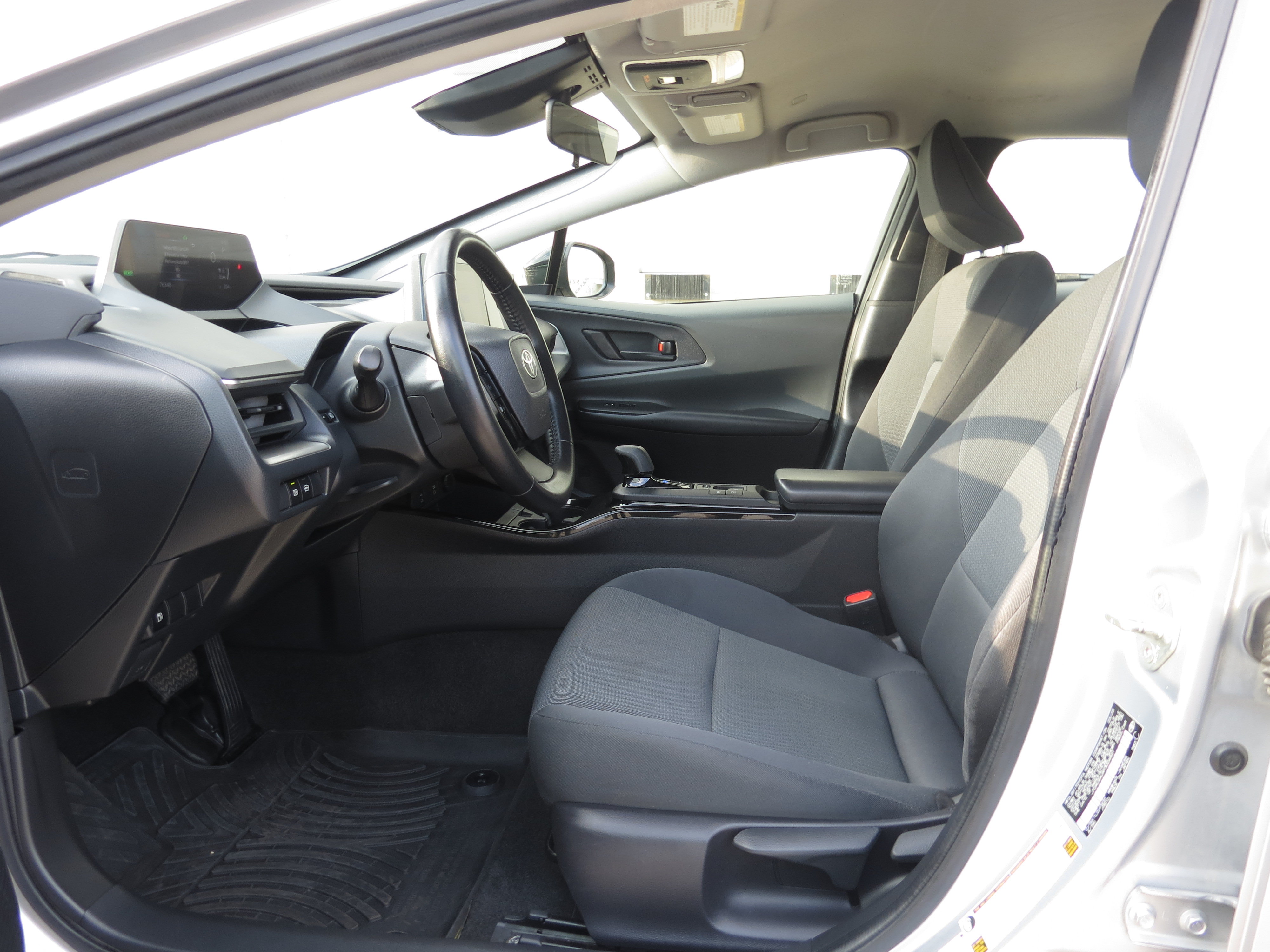 Used 2023 Toyota Prius LE FWD image 27