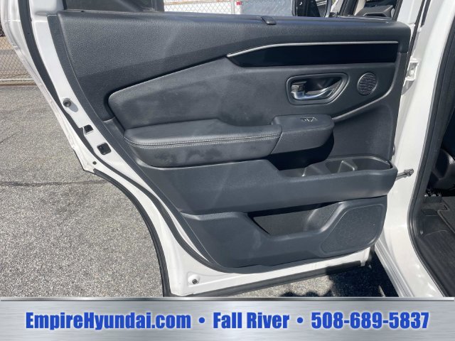 Used 2023 Honda Pilot Touring image 14