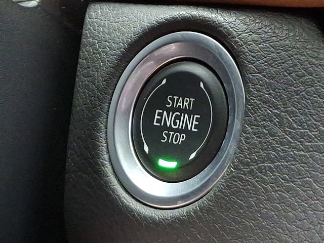 Used 2025 Cadillac XT4 Sport image 26