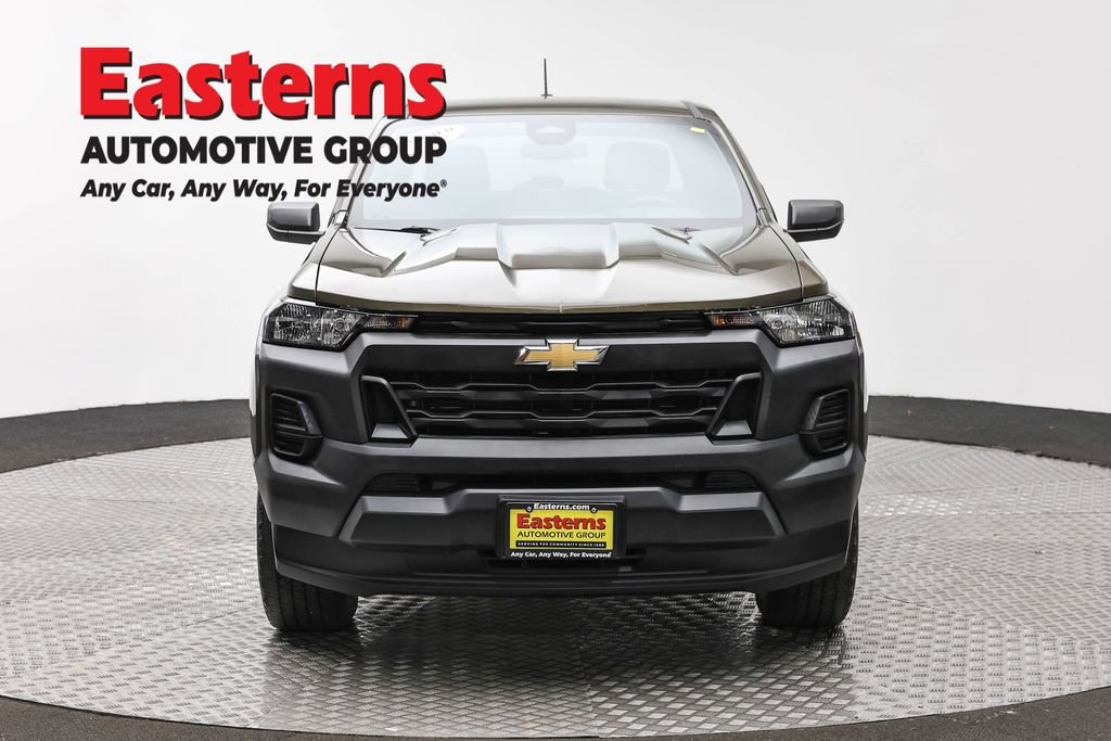 Used 2023 Chevrolet Colorado W/T image 2