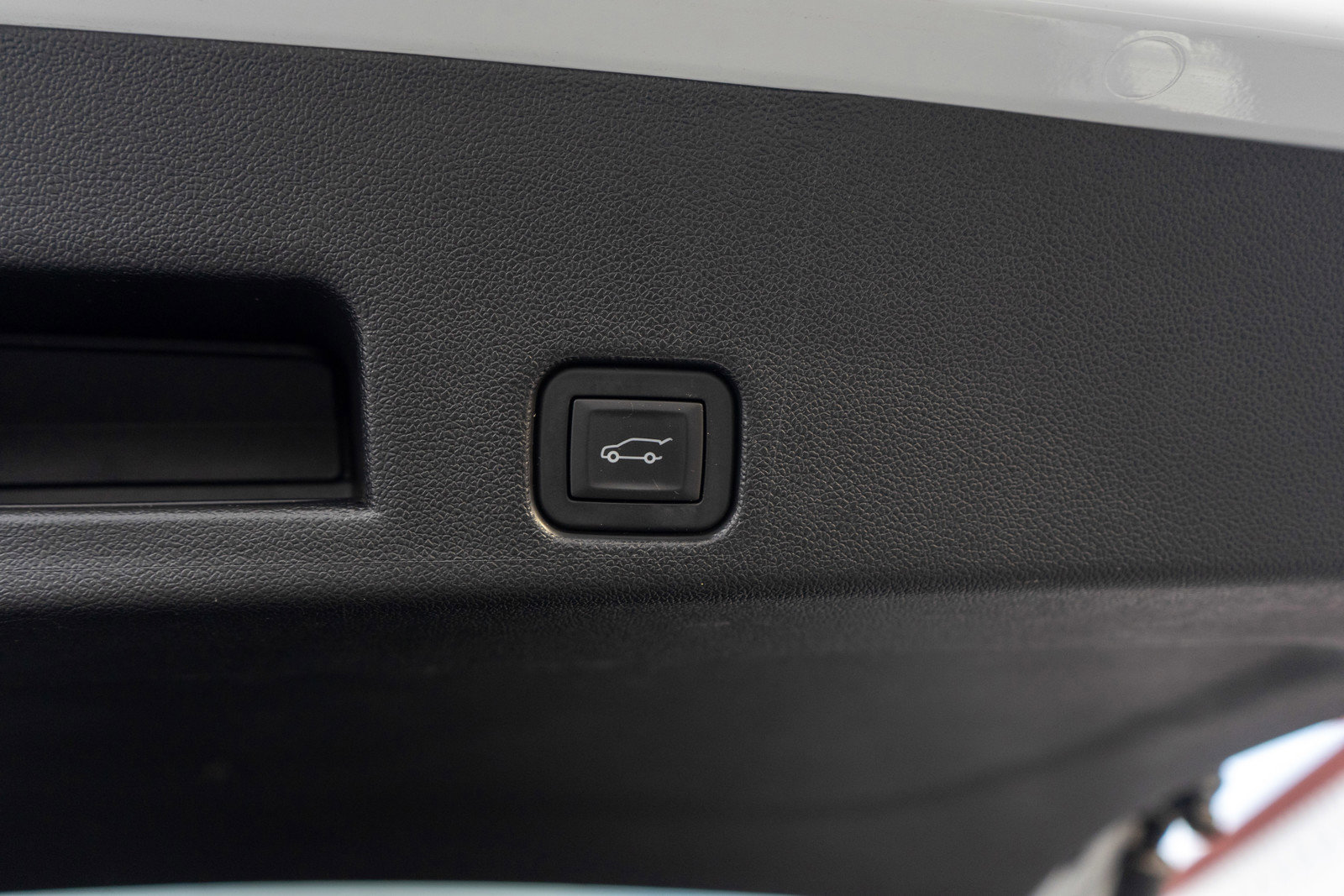 Used 2024 GMC Acadia Elevation image 10