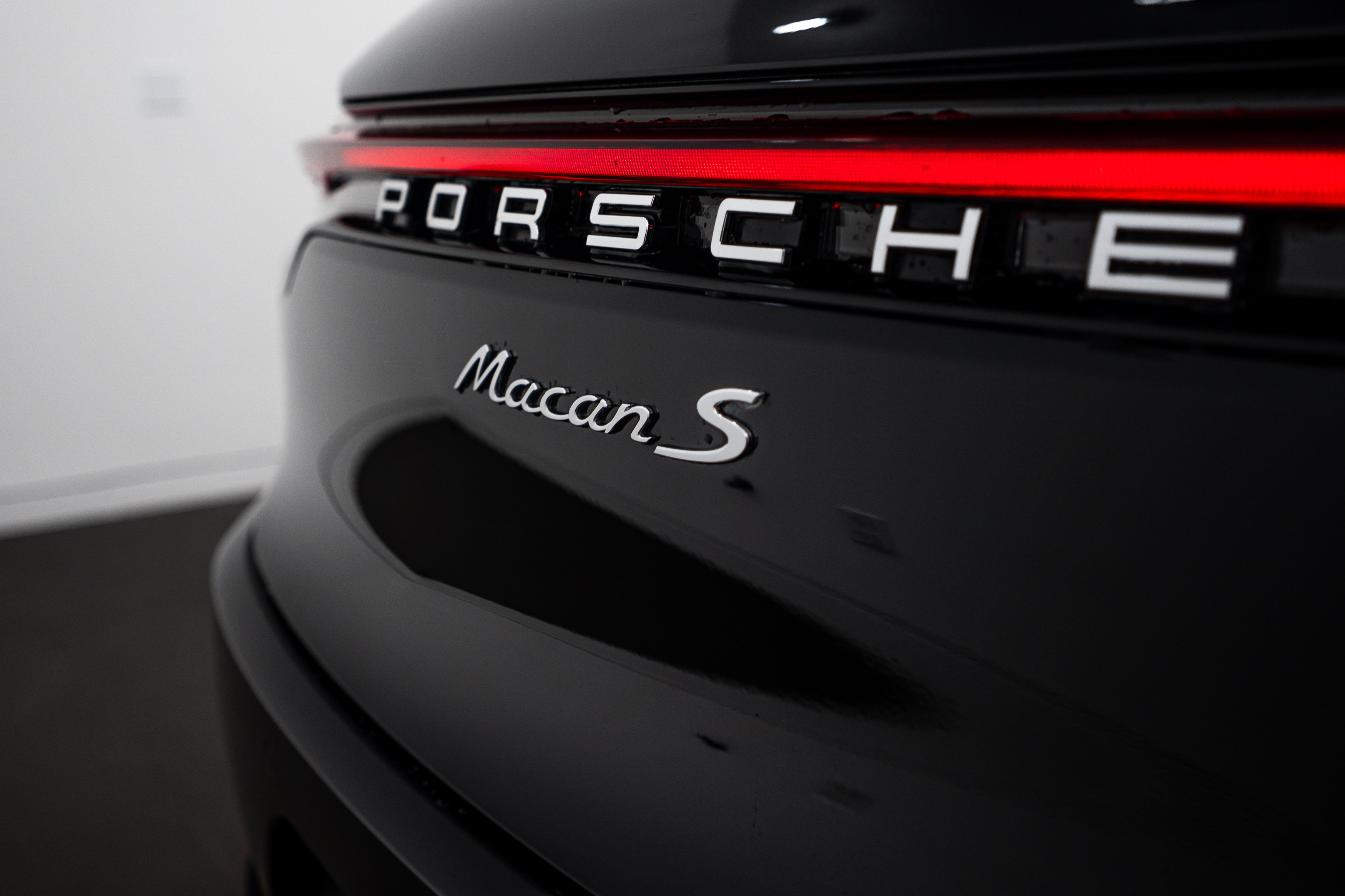 Certified 2021 Porsche Macan S AWD/4WD image 27