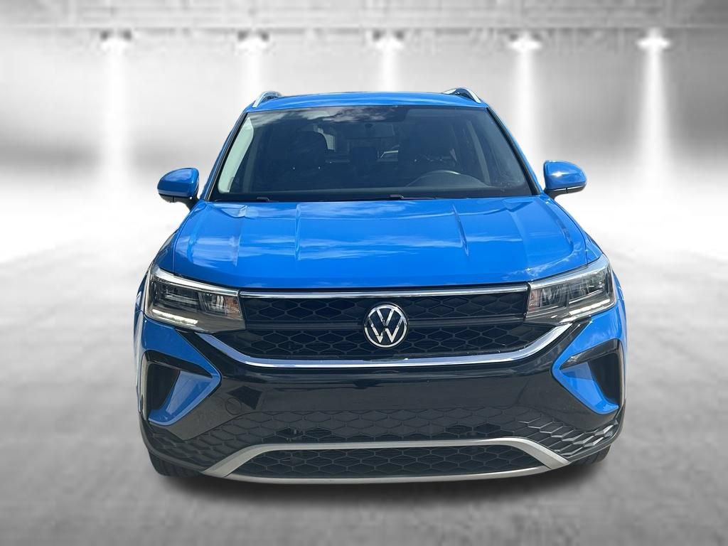Certified 2022 Volkswagen Taos SE FWD image 8