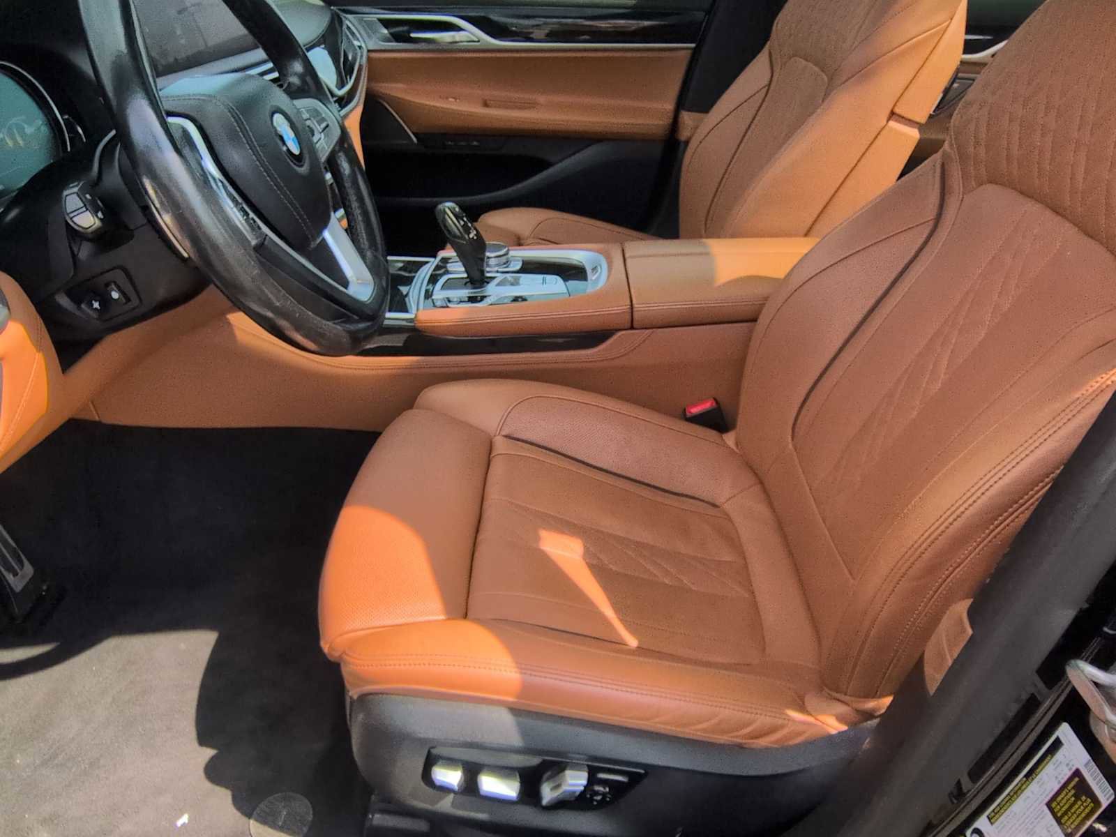 Used 2019 BMW 750i xDrive w/ M Sport Package image 17